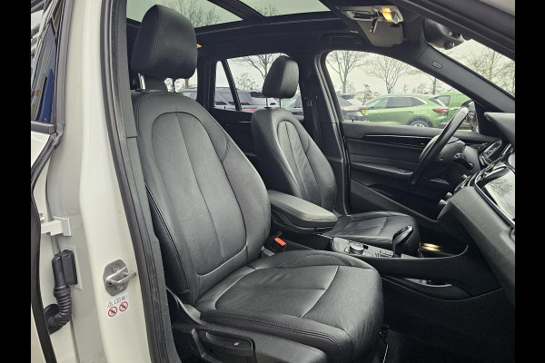 BMW X1 sDrive18i | Trekhaak | Lederen Bekleding | Panoramadak | Cruise Control | Climate Control | 1.700 kg trekgewicht!