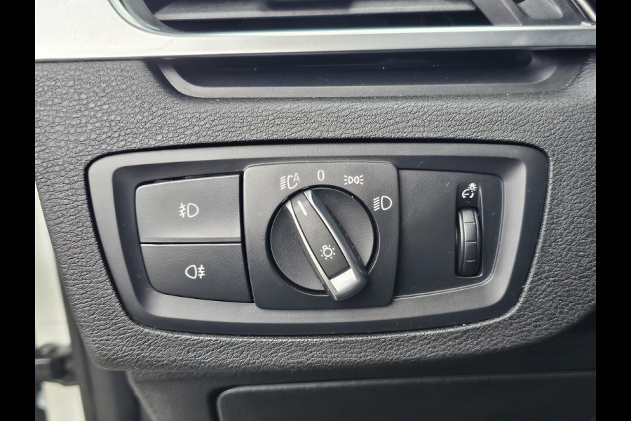 BMW X1 sDrive18i | Trekhaak | Lederen Bekleding | Panoramadak | Cruise Control | Climate Control | 1.700 kg trekgewicht!