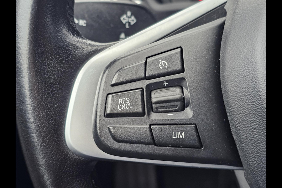 BMW X1 sDrive18i | Trekhaak | Lederen Bekleding | Panoramadak | Cruise Control | Climate Control | 1.700 kg trekgewicht!