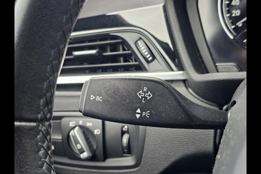 BMW X1 sDrive18i | Trekhaak | Lederen Bekleding | Panoramadak | Cruise Control | Climate Control | 1.700 kg trekgewicht!