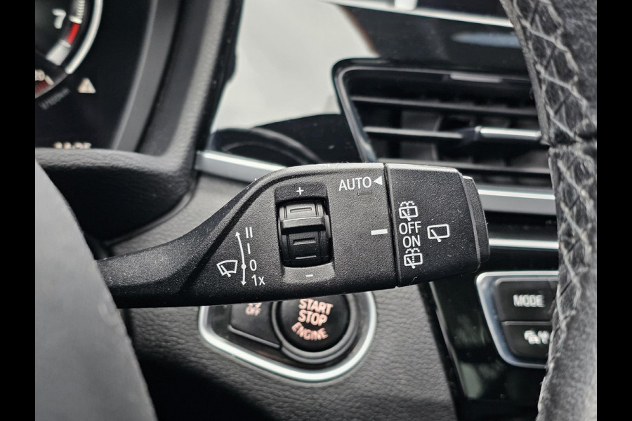 BMW X1 sDrive18i | Trekhaak | Lederen Bekleding | Panoramadak | Cruise Control | Climate Control | 1.700 kg trekgewicht!