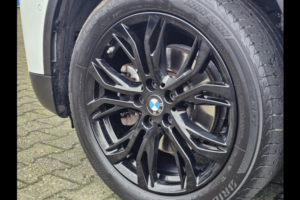 BMW X1 sDrive18i | Trekhaak | Lederen Bekleding | Panoramadak | Cruise Control | Climate Control | 1.700 kg trekgewicht!