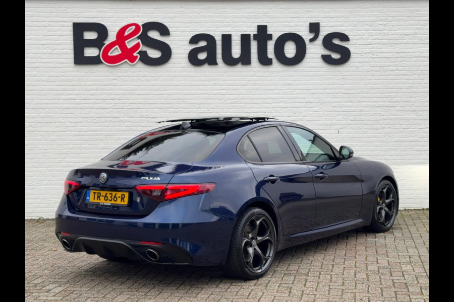 Alfa Romeo Giulia 2.0T Super Squadra Tuning 300+ PK Cruise Climate Leer Stoel- stuurverwarming Apple / Android Navi Camera Pano