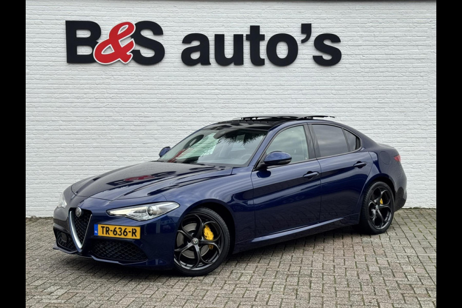 Alfa Romeo Giulia 2.0T Super Squadra Tuning 300+ PK Cruise Climate Leer Stoel- stuurverwarming Apple / Android Navi Camera Pano