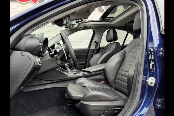 Alfa Romeo Giulia 2.0T Super Squadra Tuning 300+ PK Cruise Climate Leer Stoel- stuurverwarming Apple / Android Navi Camera Pano