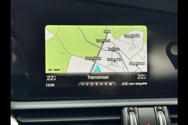 Alfa Romeo Giulia 2.0T Super Squadra Tuning 300+ PK Cruise Climate Leer Stoel- stuurverwarming Apple / Android Navi Camera Pano