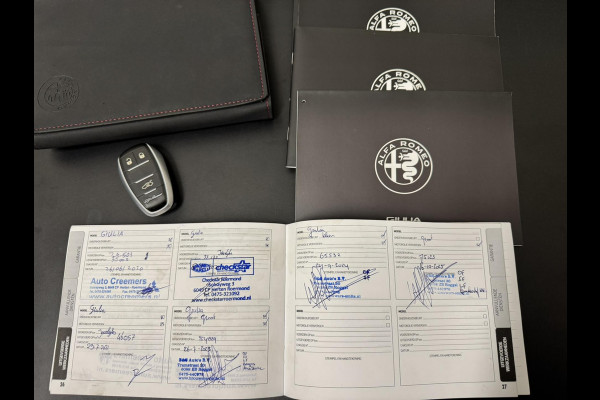 Alfa Romeo Giulia 2.0T Super Squadra Tuning 300+ PK Cruise Climate Leer Stoel- stuurverwarming Apple / Android Navi Camera Pano