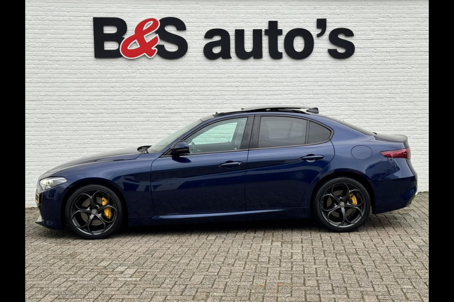 Alfa Romeo Giulia 2.0T Super Squadra Tuning 300+ PK Cruise Climate Leer Stoel- stuurverwarming Apple / Android Navi Camera Pano