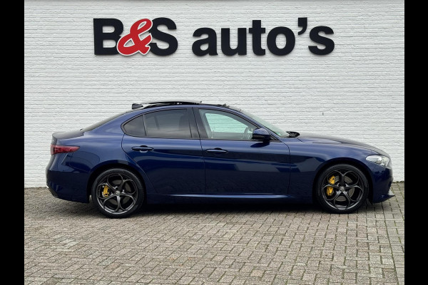 Alfa Romeo Giulia 2.0T Super Squadra Tuning 300+ PK Cruise Climate Leer Stoel- stuurverwarming Apple / Android Navi Camera Pano