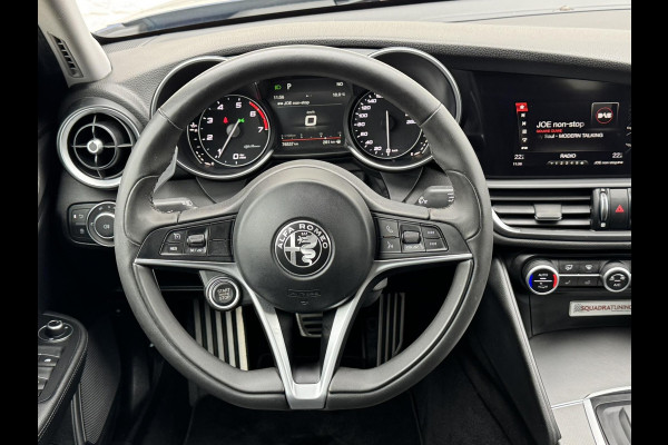 Alfa Romeo Giulia 2.0T Super Squadra Tuning 300+ PK Cruise Climate Leer Stoel- stuurverwarming Apple / Android Navi Camera Pano
