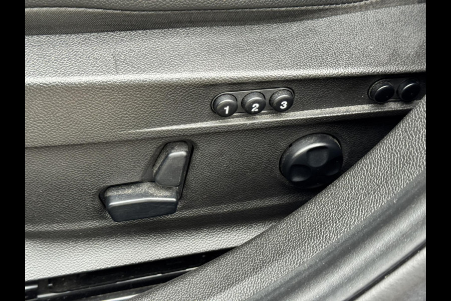 Alfa Romeo Giulia 2.0T Super Squadra Tuning 300+ PK Cruise Climate Leer Stoel- stuurverwarming Apple / Android Navi Camera Pano