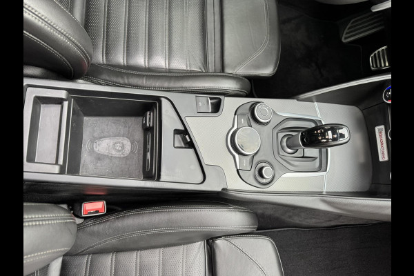 Alfa Romeo Giulia 2.0T Super Squadra Tuning 300+ PK Cruise Climate Leer Stoel- stuurverwarming Apple / Android Navi Camera Pano