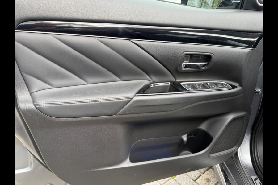 Mitsubishi Outlander 2.4 PHEV Intense+ 4WD, NAP, CarPlay, Trekhaak, Sunroof