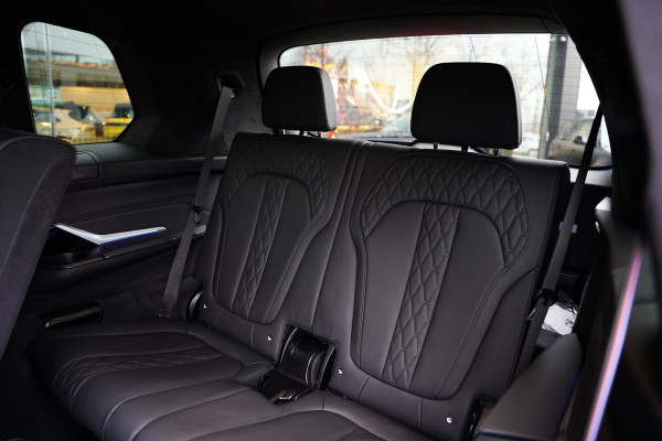 BMW X7 M 60 I X-Drive | Trekhaak | 7 Persoons | M-Sport Pro | Sky Lounge