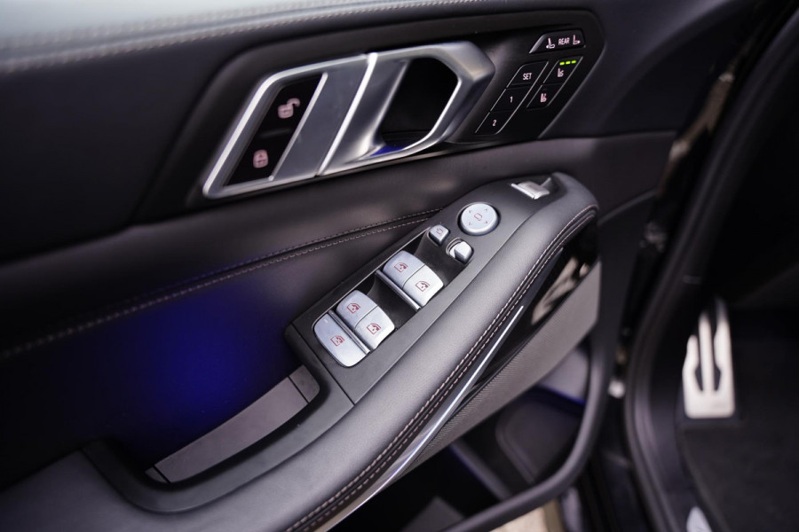BMW X7 M 60 I X-Drive | Trekhaak | 7 Persoons | M-Sport Pro | Sky Lounge