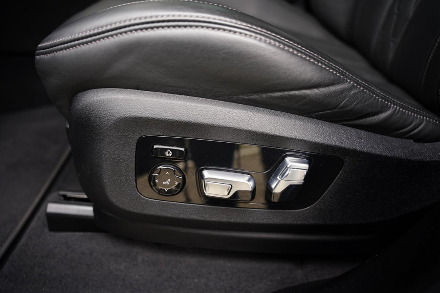 BMW X7 M 60 I X-Drive | Trekhaak | 7 Persoons | M-Sport Pro | Sky Lounge