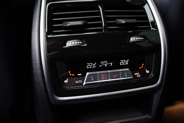 BMW X7 M 60 I X-Drive | Trekhaak | 7 Persoons | M-Sport Pro | Sky Lounge