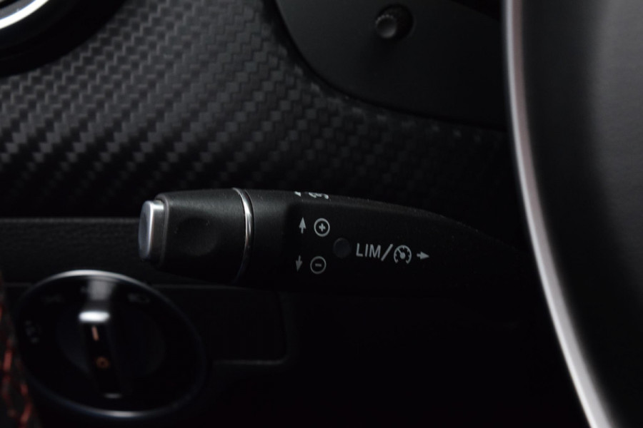 Mercedes-Benz A-Klasse 180 Bus.Solution AMG|Cam.|Carplay|Stoelverwarm.