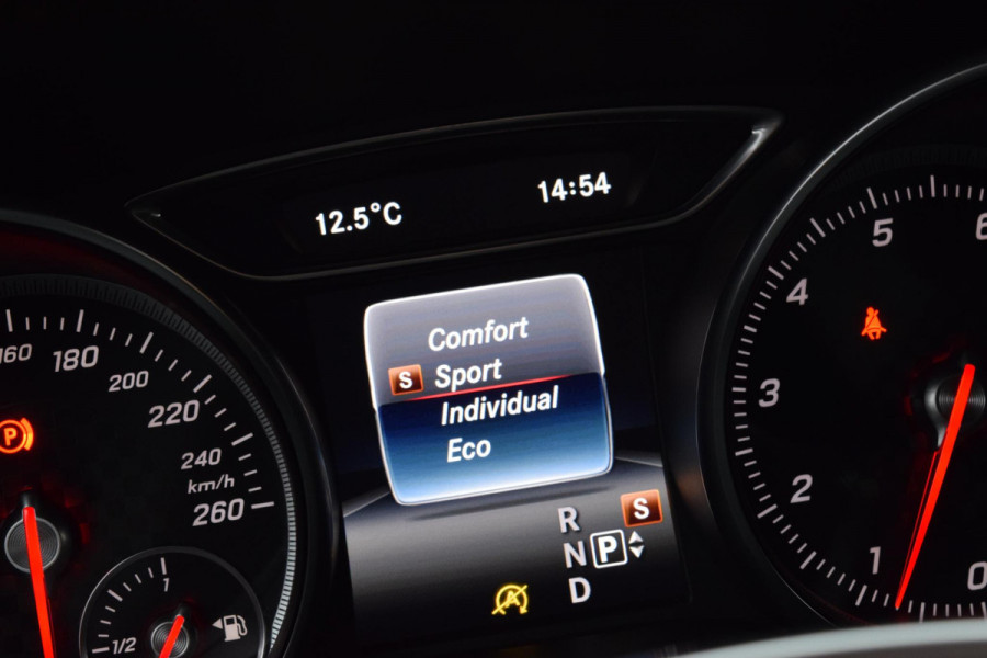 Mercedes-Benz A-Klasse 180 Bus.Solution AMG|Cam.|Carplay|Stoelverwarm.