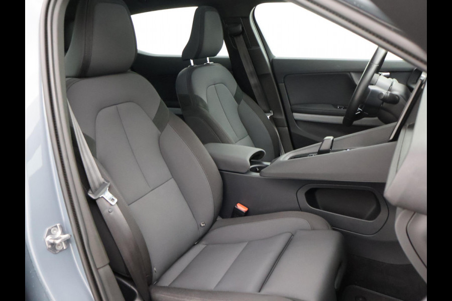 Polestar 2 LONG RANGE DUAL MOTOR 408 PK 78 KWH LAUNCH + WEGKL. TREKHAAK | PANORAMA | 360 CAMERA | 20 INCH | PIXEL LED