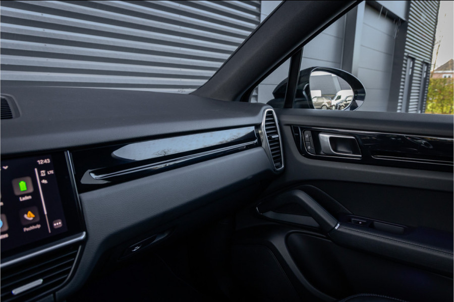 Porsche Cayenne Coupé 3.0 E-Hybrid 22 inch Black - ACC - Sport Chrono