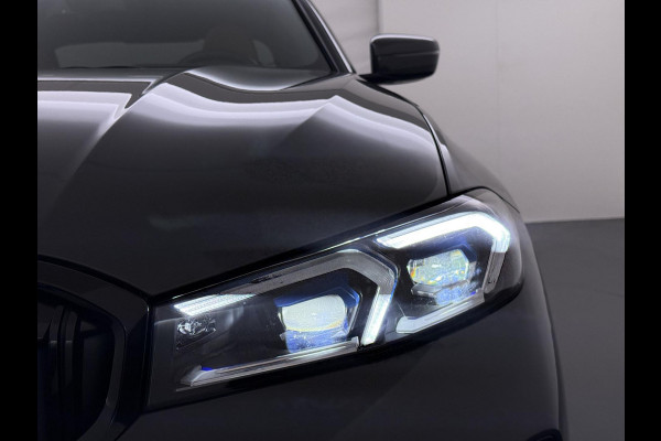 BMW 3-serie 330e High Executive BOMVOL!| M SPORT | SCHUIFDAK | LEDER | HARMAN KARDON | LASER LED | ELECTR STOELEN | KEYLESS | HEAD UP| DODE HOEK HERKENNING | STUURWIEL VERWARMING
