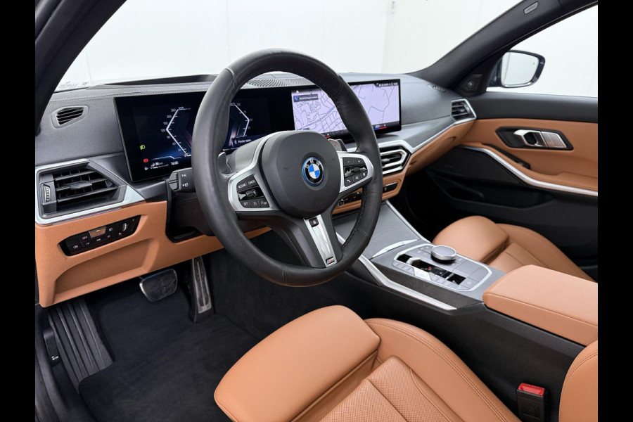 BMW 3-serie 330e High Executive BOMVOL!| M SPORT | SCHUIFDAK | LEDER | HARMAN KARDON | LASER LED | ELECTR STOELEN | KEYLESS | HEAD UP| DODE HOEK HERKENNING | STUURWIEL VERWARMING