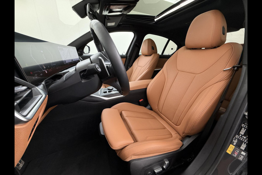 BMW 3-serie 330e High Executive BOMVOL!| M SPORT | SCHUIFDAK | LEDER | HARMAN KARDON | LASER LED | ELECTR STOELEN | KEYLESS | HEAD UP| DODE HOEK HERKENNING | STUURWIEL VERWARMING