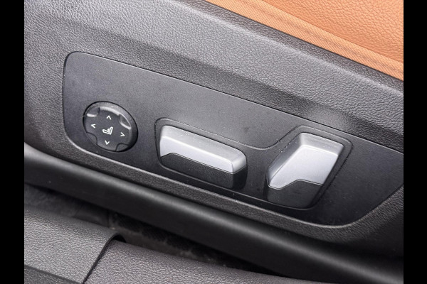 BMW 3-serie 330e High Executive BOMVOL!| M SPORT | SCHUIFDAK | LEDER | HARMAN KARDON | LASER LED | ELECTR STOELEN | KEYLESS | HEAD UP| DODE HOEK HERKENNING | STUURWIEL VERWARMING