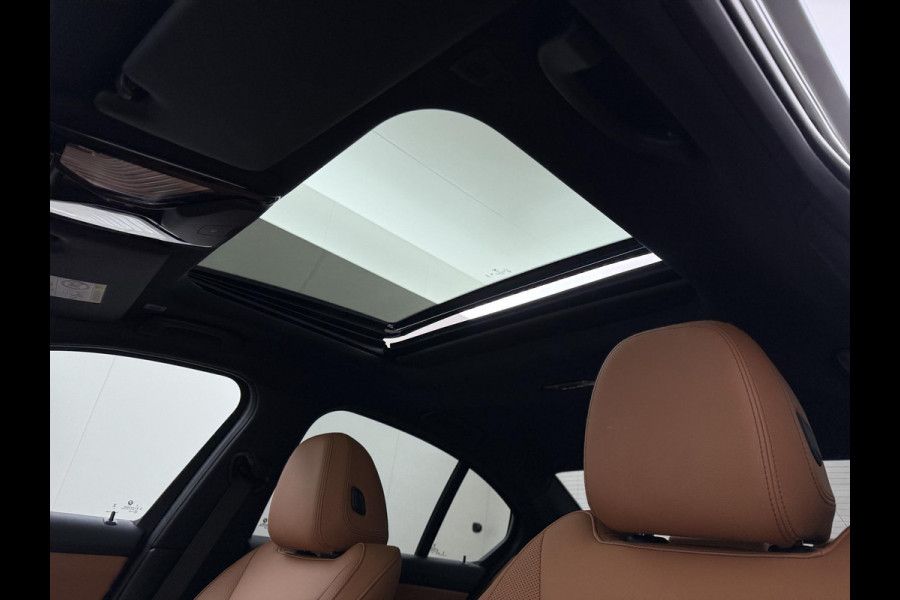 BMW 3-serie 330e High Executive BOMVOL!| M SPORT | SCHUIFDAK | LEDER | HARMAN KARDON | LASER LED | ELECTR STOELEN | KEYLESS | HEAD UP| DODE HOEK HERKENNING | STUURWIEL VERWARMING