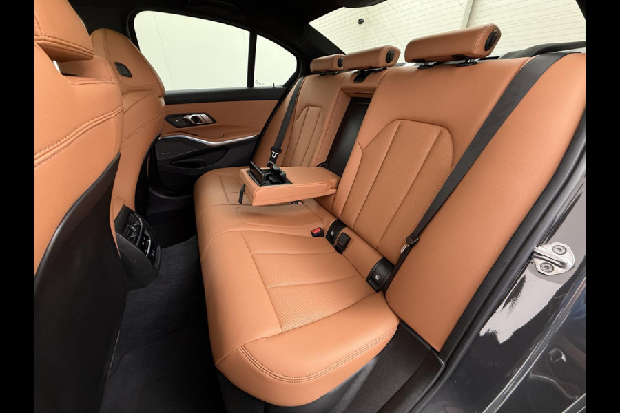 BMW 3-serie 330e High Executive BOMVOL!| M SPORT | SCHUIFDAK | LEDER | HARMAN KARDON | LASER LED | ELECTR STOELEN | KEYLESS | HEAD UP| DODE HOEK HERKENNING | STUURWIEL VERWARMING