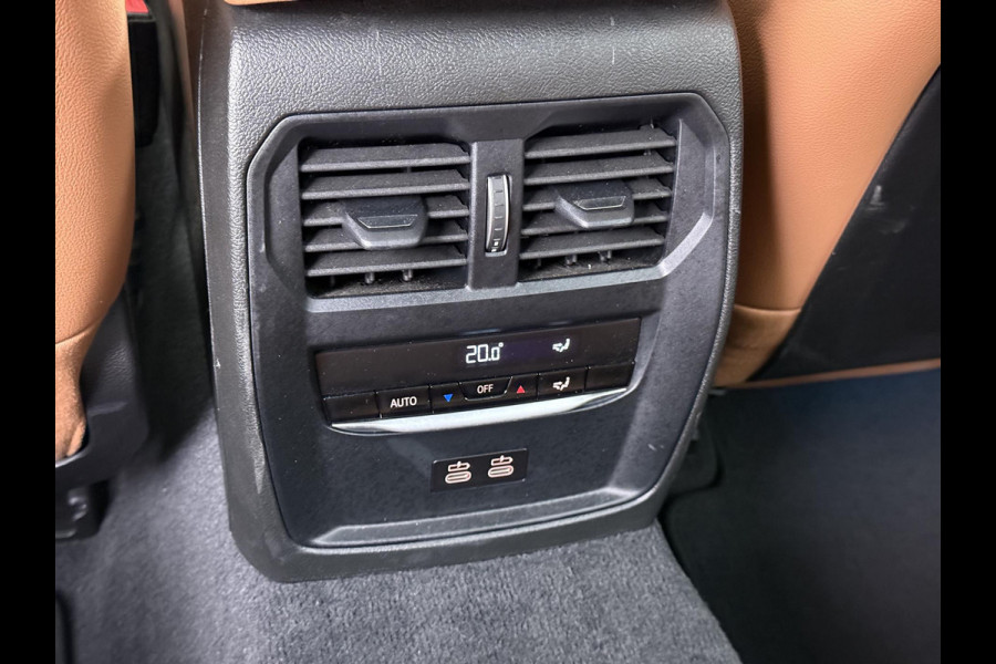 BMW 3-serie 330e High Executive BOMVOL!| M SPORT | SCHUIFDAK | LEDER | HARMAN KARDON | LASER LED | ELECTR STOELEN | KEYLESS | HEAD UP| DODE HOEK HERKENNING | STUURWIEL VERWARMING
