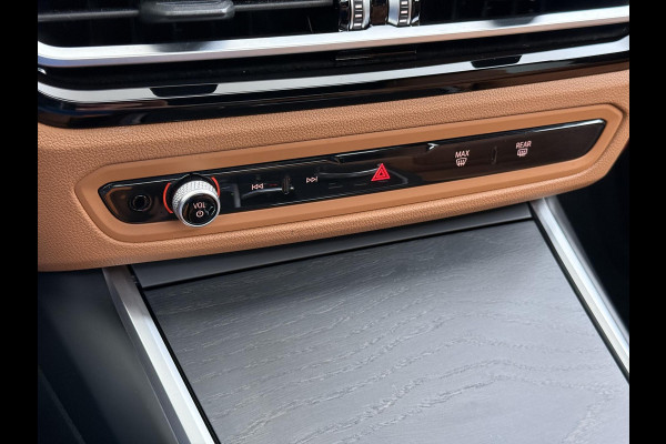 BMW 3-serie 330e High Executive BOMVOL!| M SPORT | SCHUIFDAK | LEDER | HARMAN KARDON | LASER LED | ELECTR STOELEN | KEYLESS | HEAD UP| DODE HOEK HERKENNING | STUURWIEL VERWARMING