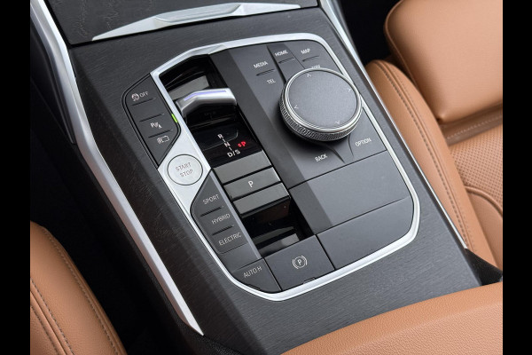 BMW 3-serie 330e High Executive BOMVOL!| M SPORT | SCHUIFDAK | LEDER | HARMAN KARDON | LASER LED | ELECTR STOELEN | KEYLESS | HEAD UP| DODE HOEK HERKENNING | STUURWIEL VERWARMING