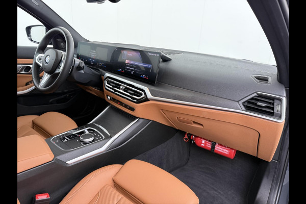 BMW 3-serie 330e High Executive BOMVOL!| M SPORT | SCHUIFDAK | LEDER | HARMAN KARDON | LASER LED | ELECTR STOELEN | KEYLESS | HEAD UP| DODE HOEK HERKENNING | STUURWIEL VERWARMING
