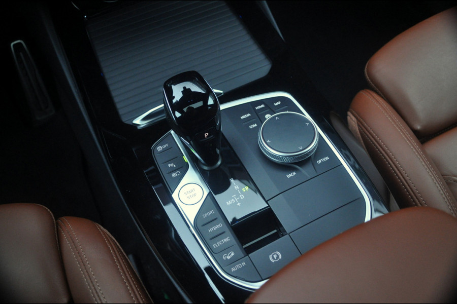 BMW X3 xDrive30e High Executive | M-Sport | Individual | Panoramadak | Trekhaak