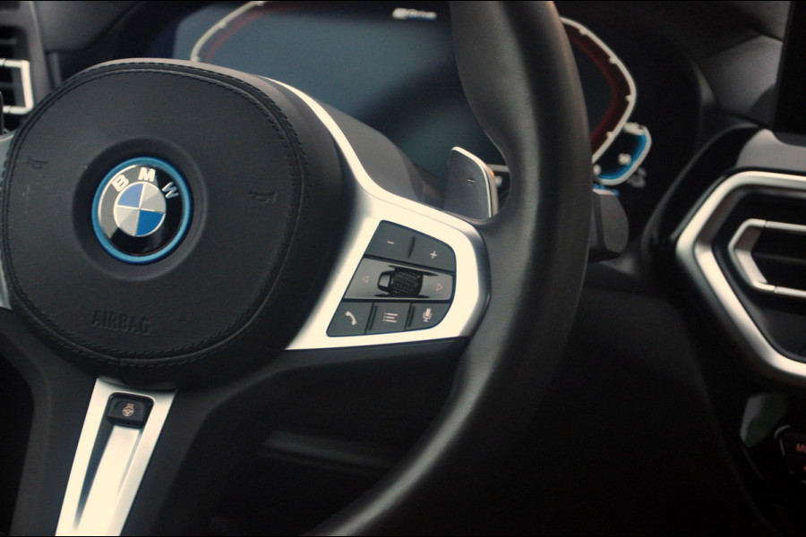 BMW X3 xDrive30e High Executive | M-Sport | Individual | Panoramadak | Trekhaak