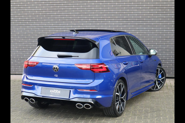 Volkswagen Golf 2.0 TSI R 4Motion / DCC / HarmanKardon / 100% Historie / Panoramadak / LED / 19 Inch / Head-Up Display / Sportstoelen / Stoelverwarming / Stuurwiel Verwarmd / Dodehoek Detectie