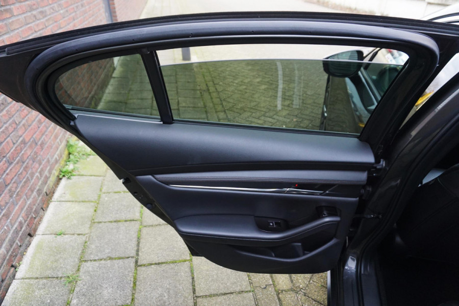 Mazda 3 2.0 e-SkyActiv-X M Hybrid 186 Luxury/Leer/18Inch/ Head-Up/Dealeronderhouden