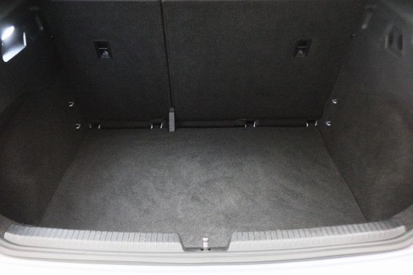 CUPRA Born Adrenaline One 62 kWh Virtual Cockpit, ACC, Camera, Apple Carplay, LED, PDC, 19''