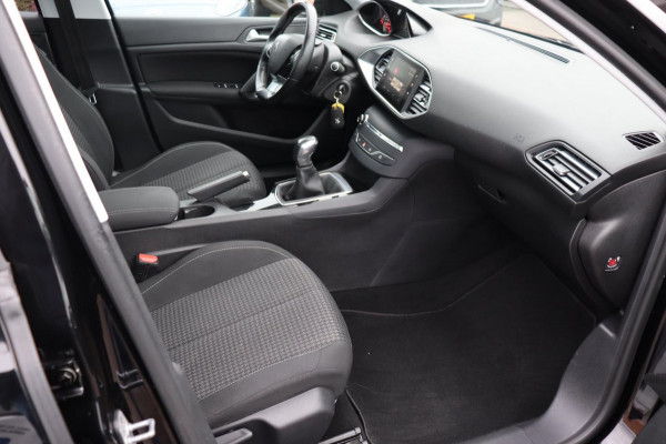 Peugeot 308 SW 1.2 P.T.Blue L. Executive org.NL panoramadak trekhaak