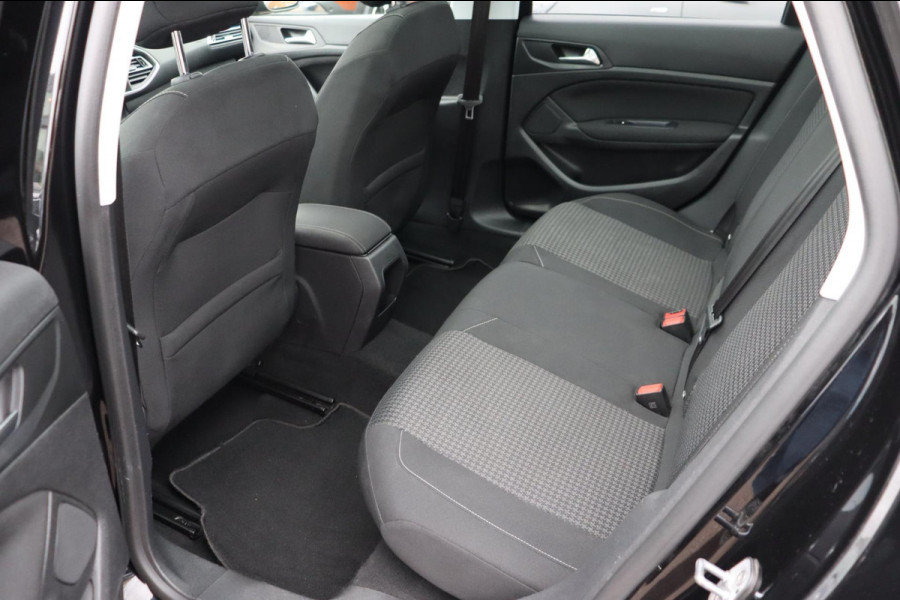 Peugeot 308 SW 1.2 P.T.Blue L. Executive org.NL panoramadak trekhaak