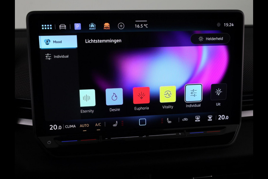 Volkswagen T-Roc R-Line First Edition 1.5 eTSI 110 kW / 150 PK SUV | Interieur Pakket leder 'Varenna' | Black Style Pakket | Panoramaschuif-kanteldak | Trekhaak | Koplampverlichting matrix-led (IQ.LIGHT) | Assistance Pakket | Elek. achterklep