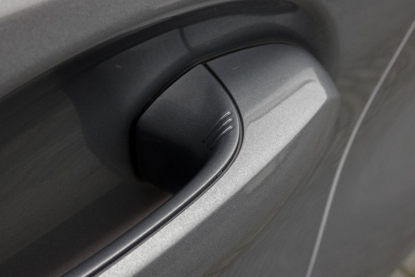 BMW 3 Serie Touring 330e M-PAKKET | HEAD UP | 360 CAMERA | ELEKTRISCHE VERSTELBARE VOORSTOELEN | PANORAMADAK | SIDE ASSIST