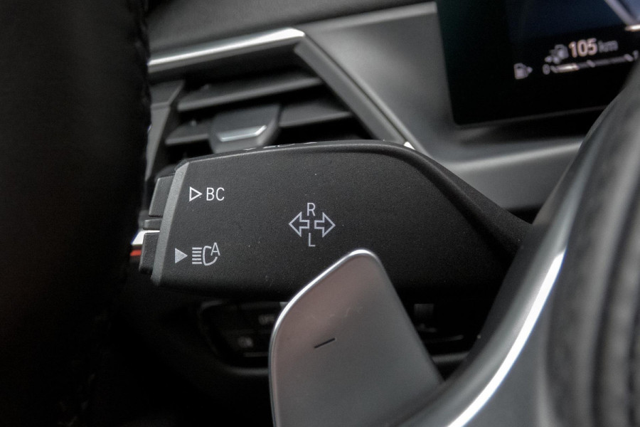 BMW 3 Serie Touring 330e M-PAKKET | HEAD UP | 360 CAMERA | ELEKTRISCHE VERSTELBARE VOORSTOELEN | PANORAMADAK | SIDE ASSIST