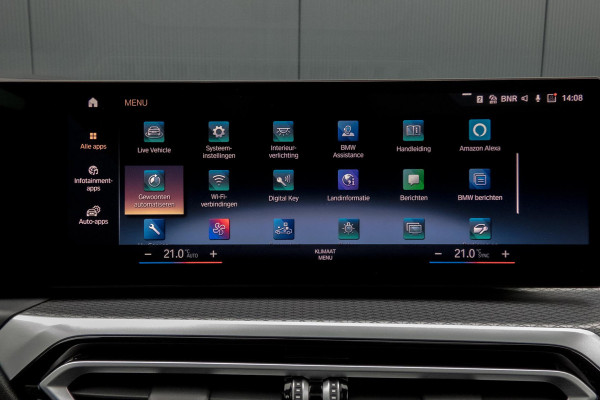 BMW 3 Serie Touring 330e M-PAKKET | HEAD UP | 360 CAMERA | ELEKTRISCHE VERSTELBARE VOORSTOELEN | PANORAMADAK | SIDE ASSIST