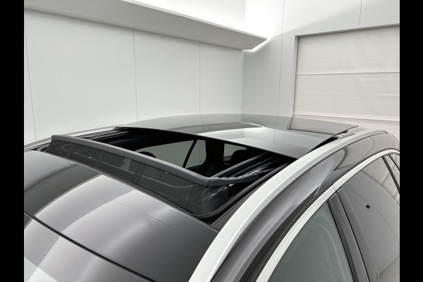 Mercedes-Benz C-Klasse Estate 300 e AMG Plug-In Hybride AMG Line | Trekhaak | Panorama Schuif-Kanteldak | Digital Licht | Rijassistentiepakket Plus incl. PRE-SAFE Inclusief 24 maanden MB Certified garantie voor Europa.