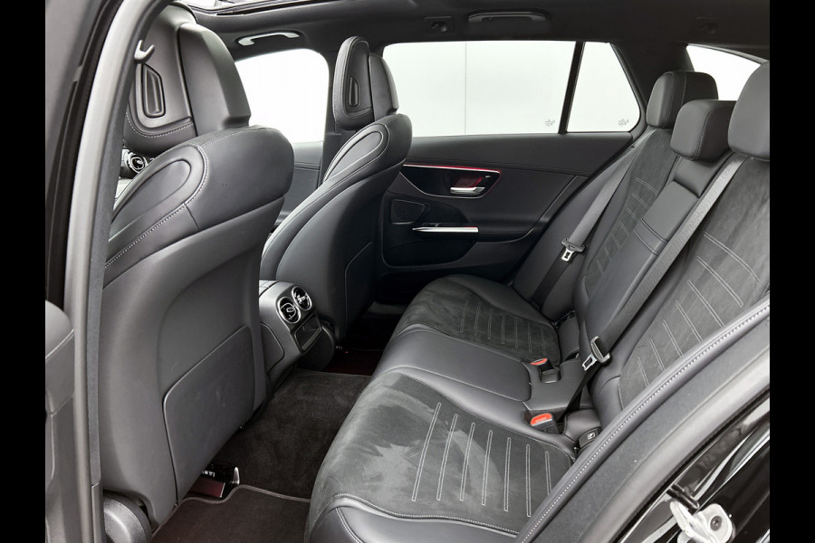 Mercedes-Benz C-Klasse Estate 300 e AMG Plug-In Hybride AMG Line | Trekhaak | Panorama Schuif-Kanteldak | Digital Licht | Rijassistentiepakket Plus incl. PRE-SAFE Inclusief 24 maanden MB Certified garantie voor Europa.