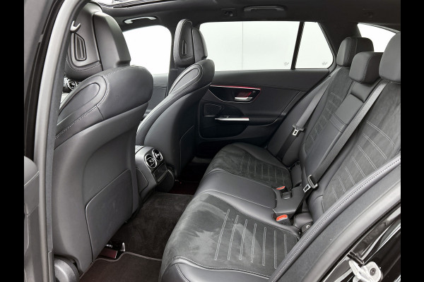 Mercedes-Benz C-Klasse Estate 300 e AMG Plug-In Hybride AMG Line | Trekhaak | Panorama Schuif-Kanteldak | Digital Licht | Rijassistentiepakket Plus incl. PRE-SAFE Inclusief 24 maanden MB Certified garantie voor Europa.