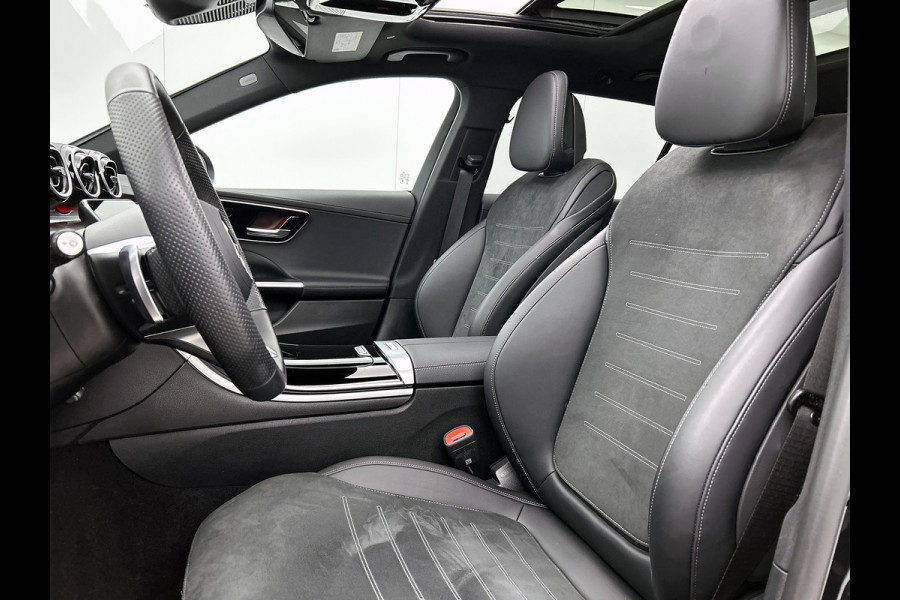 Mercedes-Benz C-Klasse Estate 300 e AMG Plug-In Hybride AMG Line | Trekhaak | Panorama Schuif-Kanteldak | Digital Licht | Rijassistentiepakket Plus incl. PRE-SAFE Inclusief 24 maanden MB Certified garantie voor Europa.